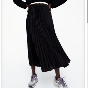 Zara Midi Pleated Skirt NEW NEVER WORN